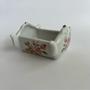 Unbranded tea bag or trinket holder teapot shape flower design as the sides